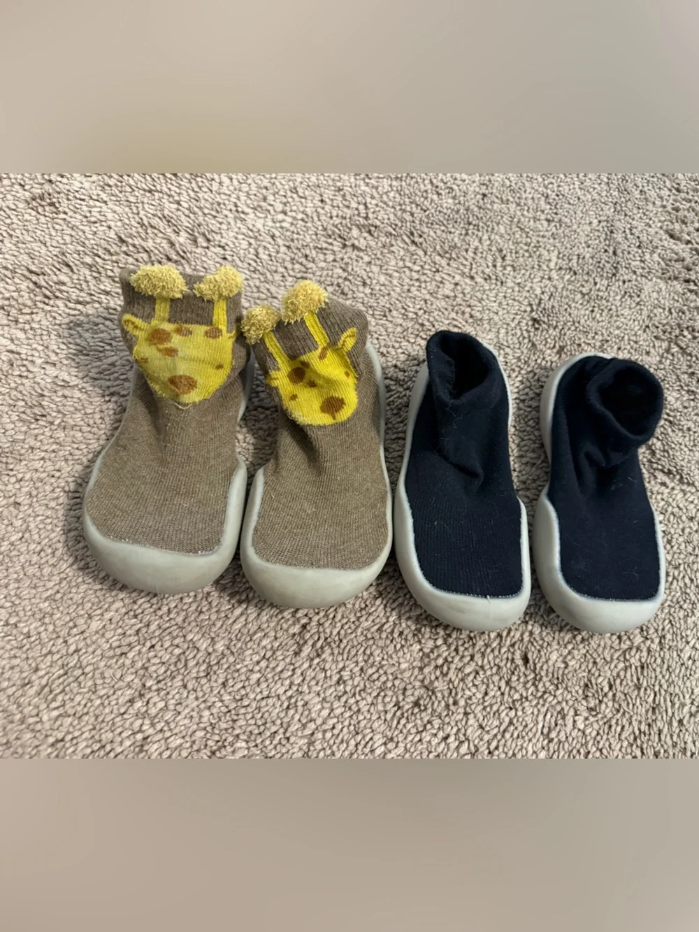2-4T Kids Non-Slip Sock Shoes - Brown Giraffe & Black 2 pairs toddlers sock shoe